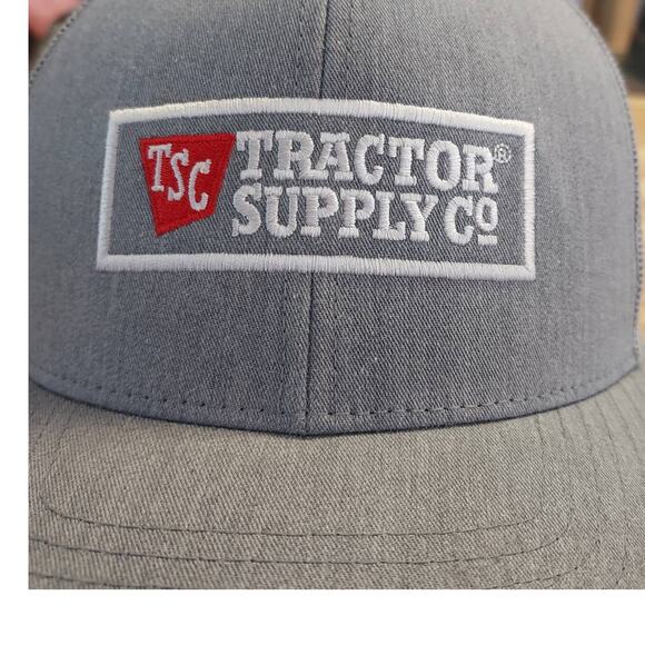 Tractor Supply Light Gray Trucker Snapback Hat Cap Lid like NEW - Picture 2 of 5